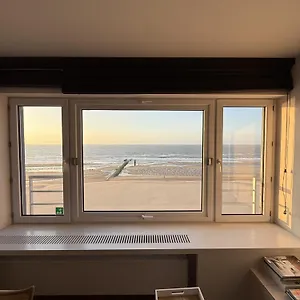Compleet Met Frontaal Zeezicht Appartement